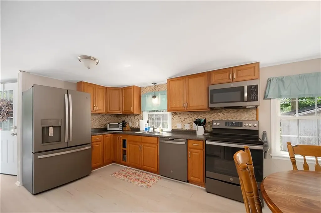 22 Clyde Street Blackstone MA 01504