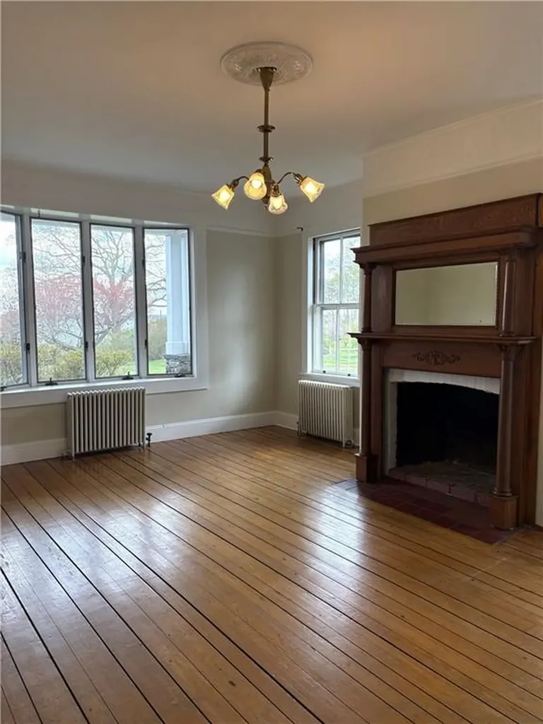 39 Walcott Avenue Jamestown RI 02835