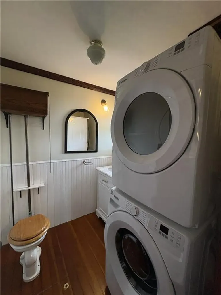 39 Walcott Avenue Jamestown RI 02835