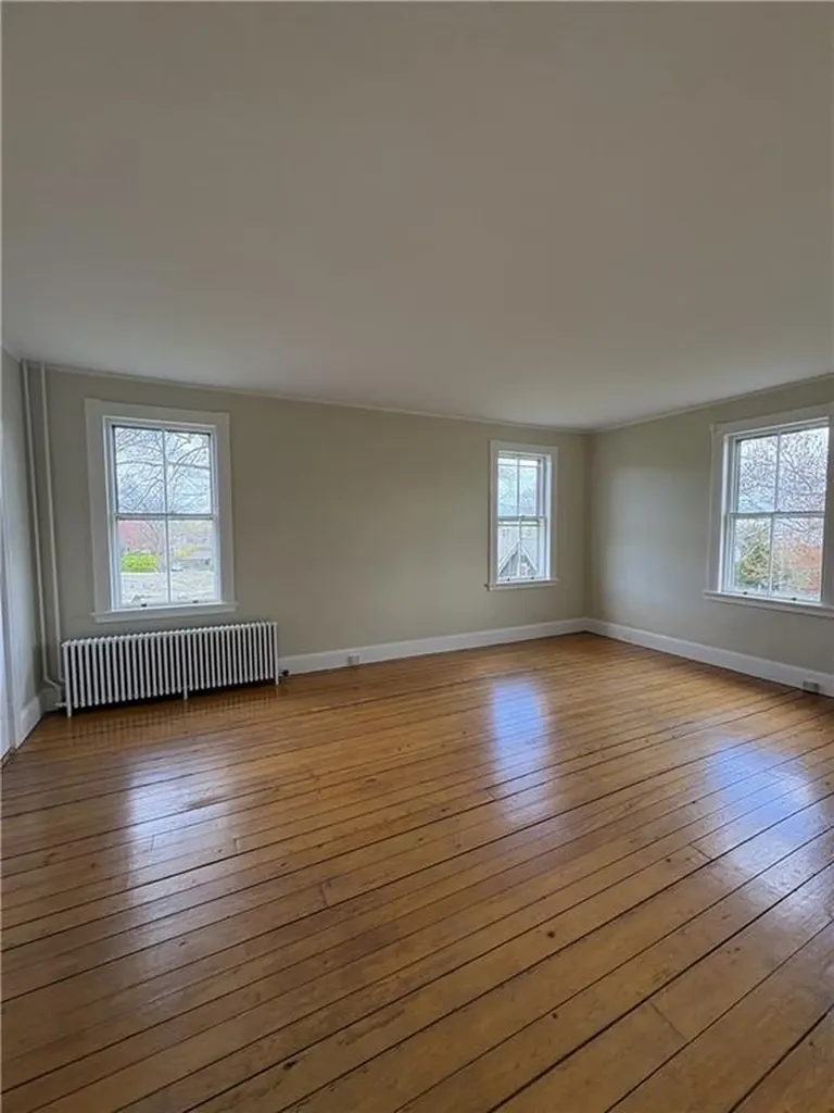 39 Walcott Avenue Jamestown RI 02835