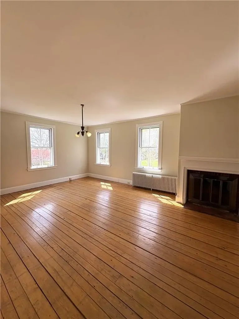 39 Walcott Avenue Jamestown RI 02835