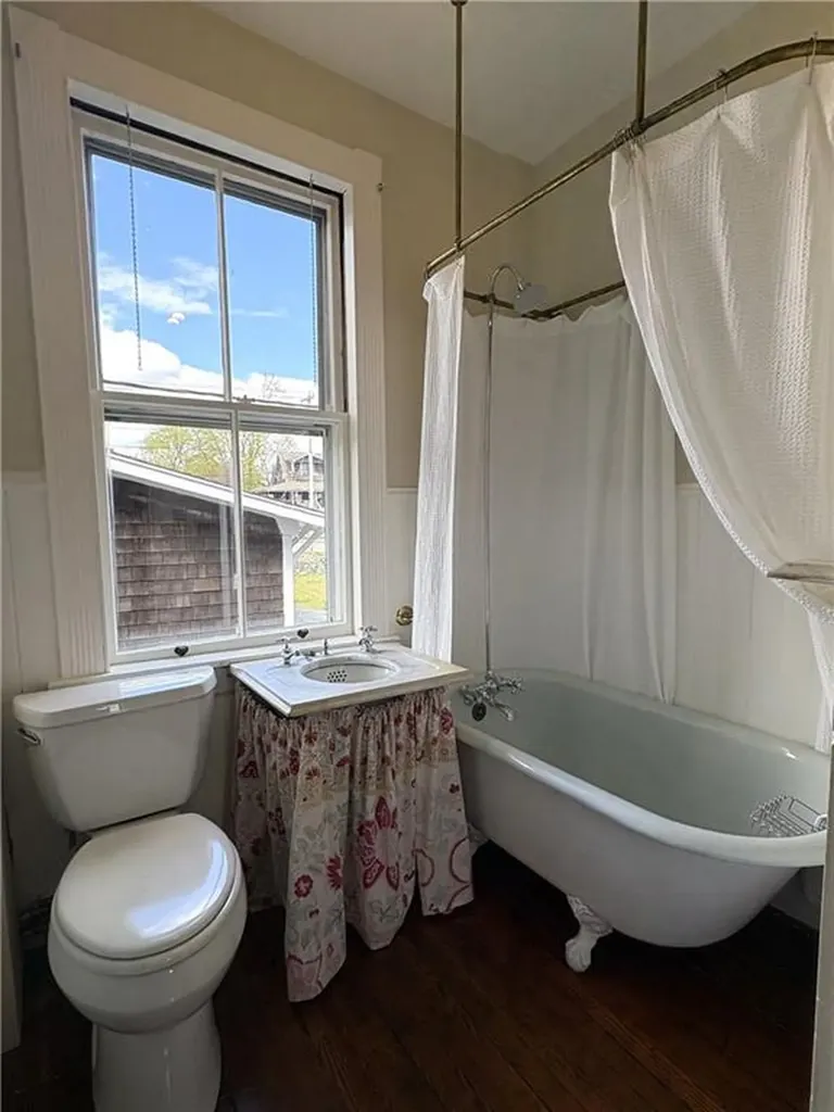 39 Walcott Avenue Jamestown RI 02835