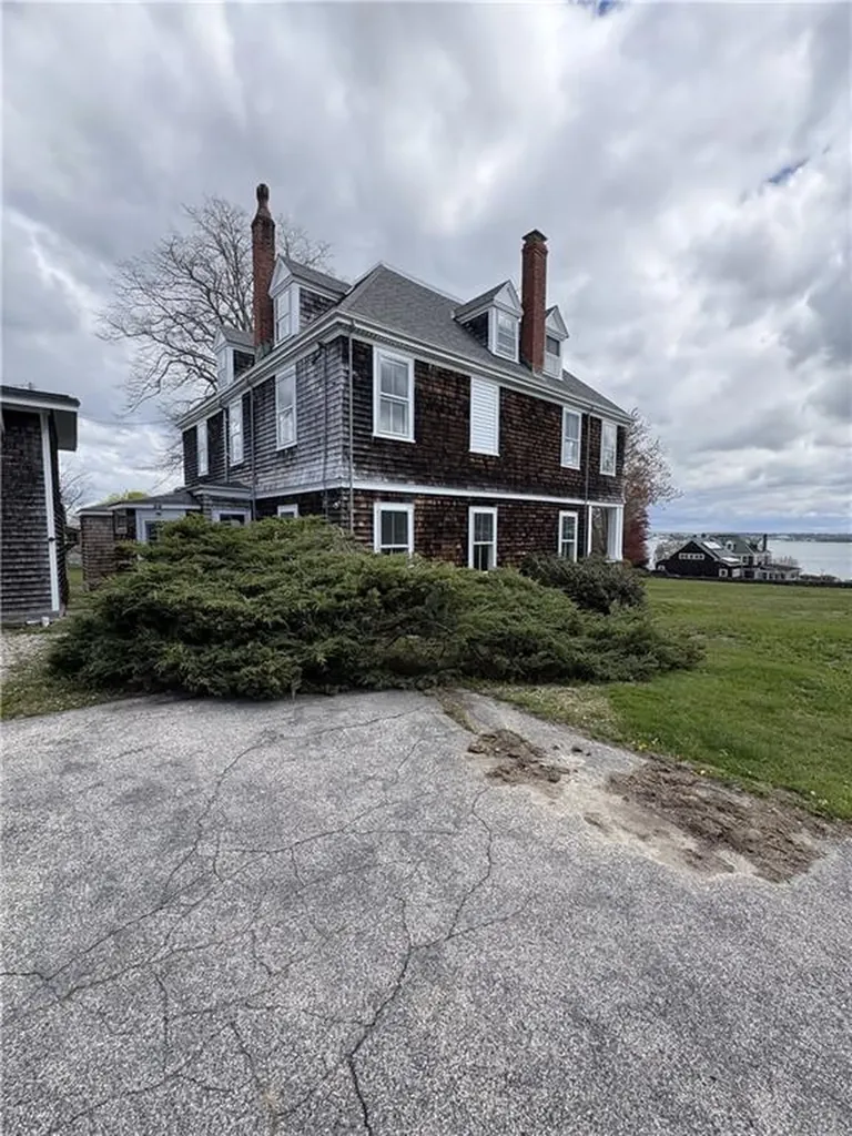 39 Walcott Avenue Jamestown RI 02835