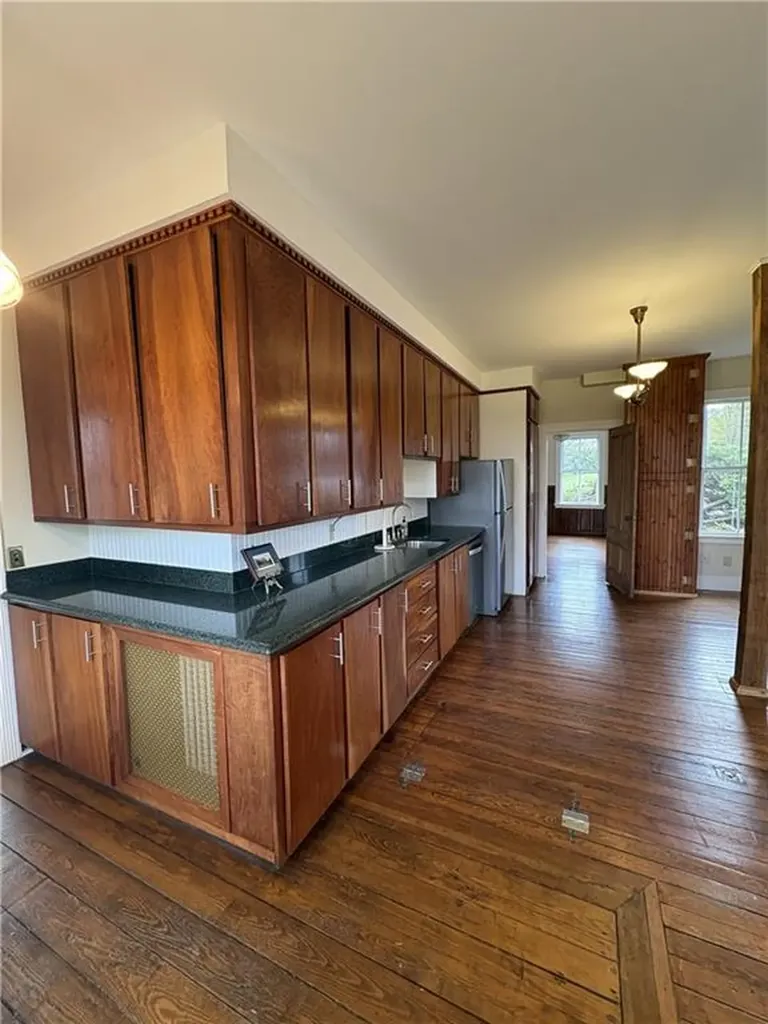 39 Walcott Avenue Jamestown RI 02835