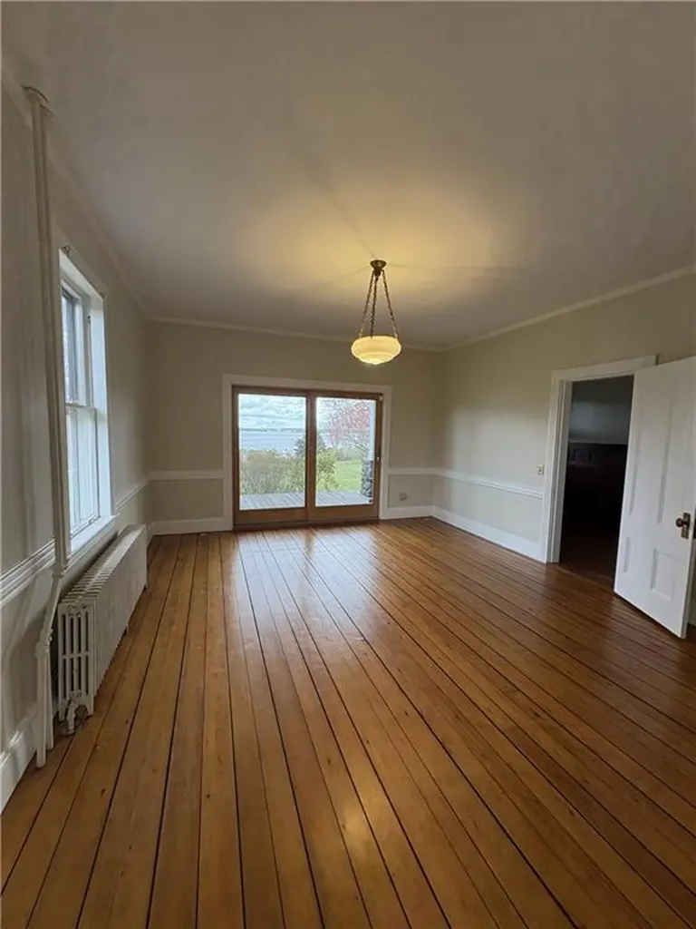 39 Walcott Avenue Jamestown RI 02835
