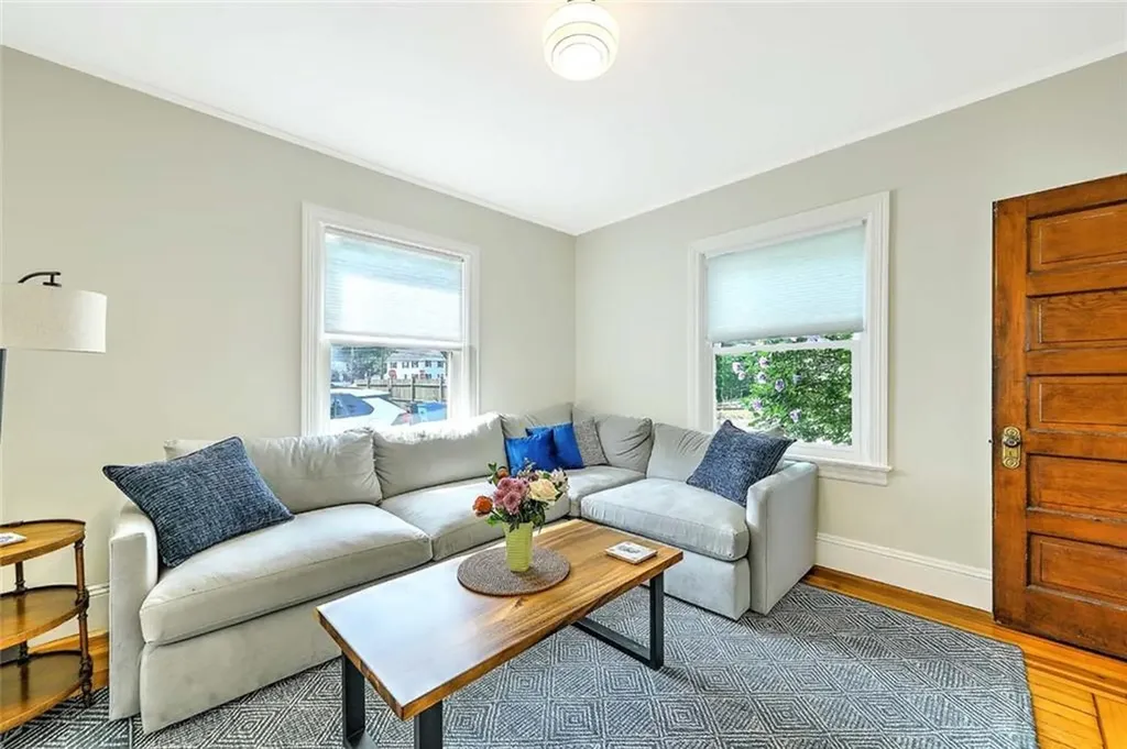 15 Wollaston Street Cranston RI 02910