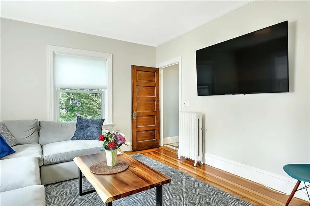 15 Wollaston Street Cranston RI 02910