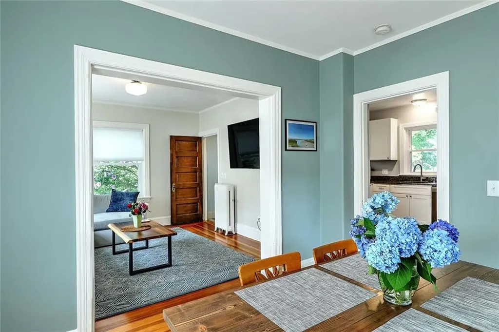 15 Wollaston Street Cranston RI 02910