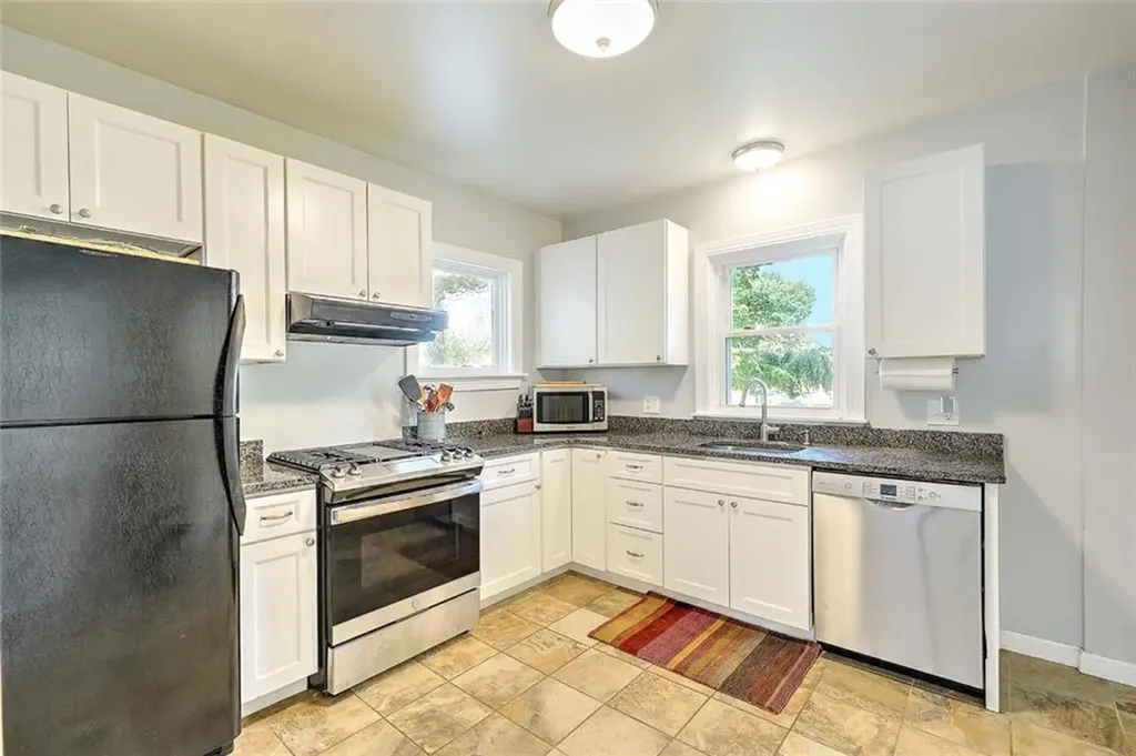 15 Wollaston Street Cranston RI 02910