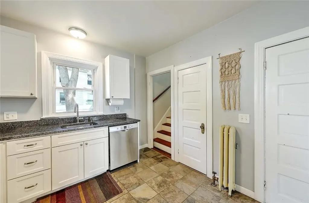 15 Wollaston Street Cranston RI 02910
