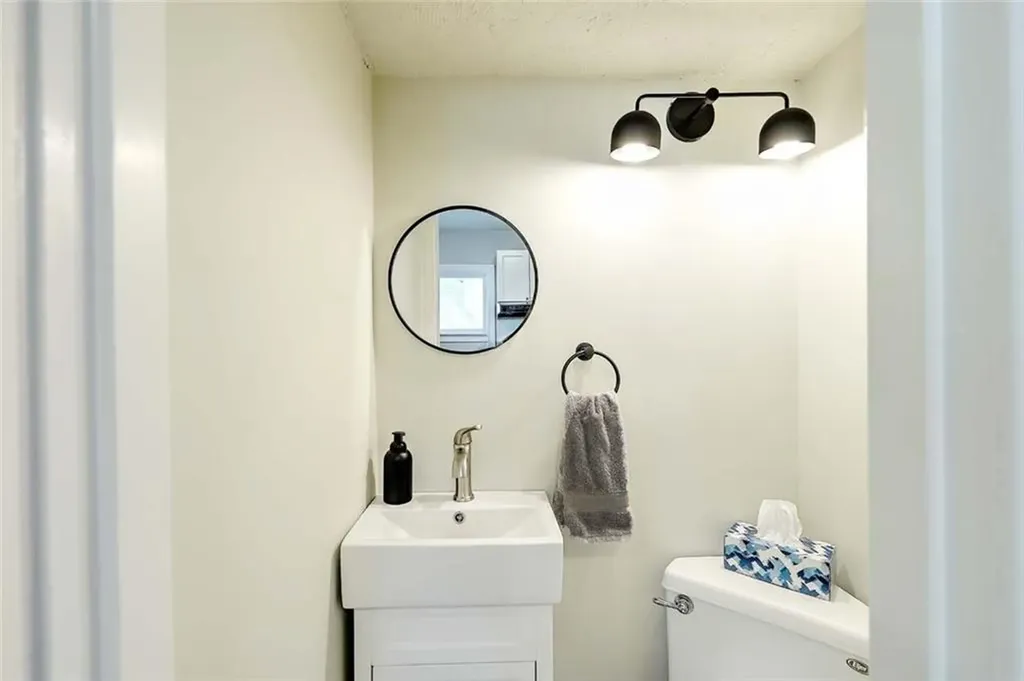 15 Wollaston Street Cranston RI 02910
