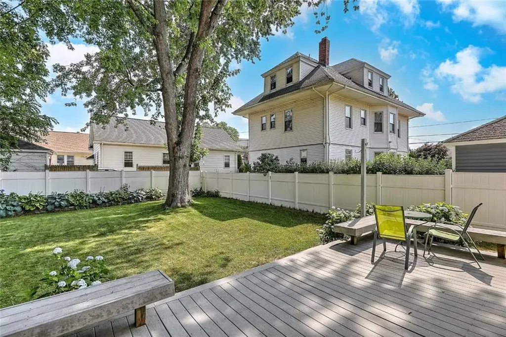 15 Wollaston Street Cranston RI 02910