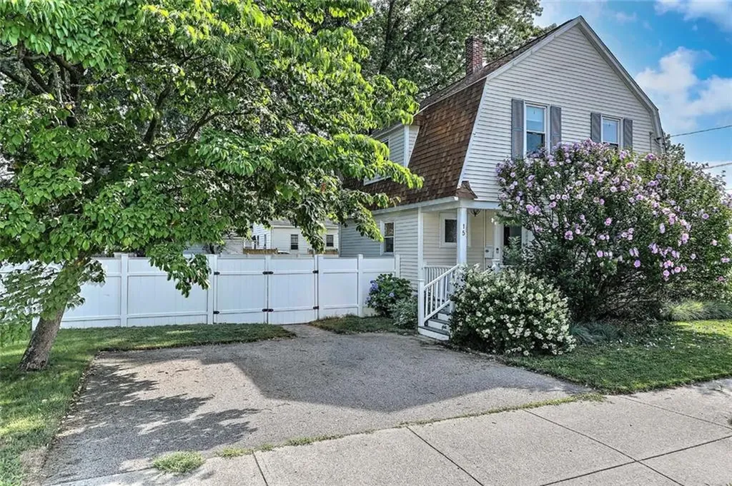 15 Wollaston Street Cranston RI 02910