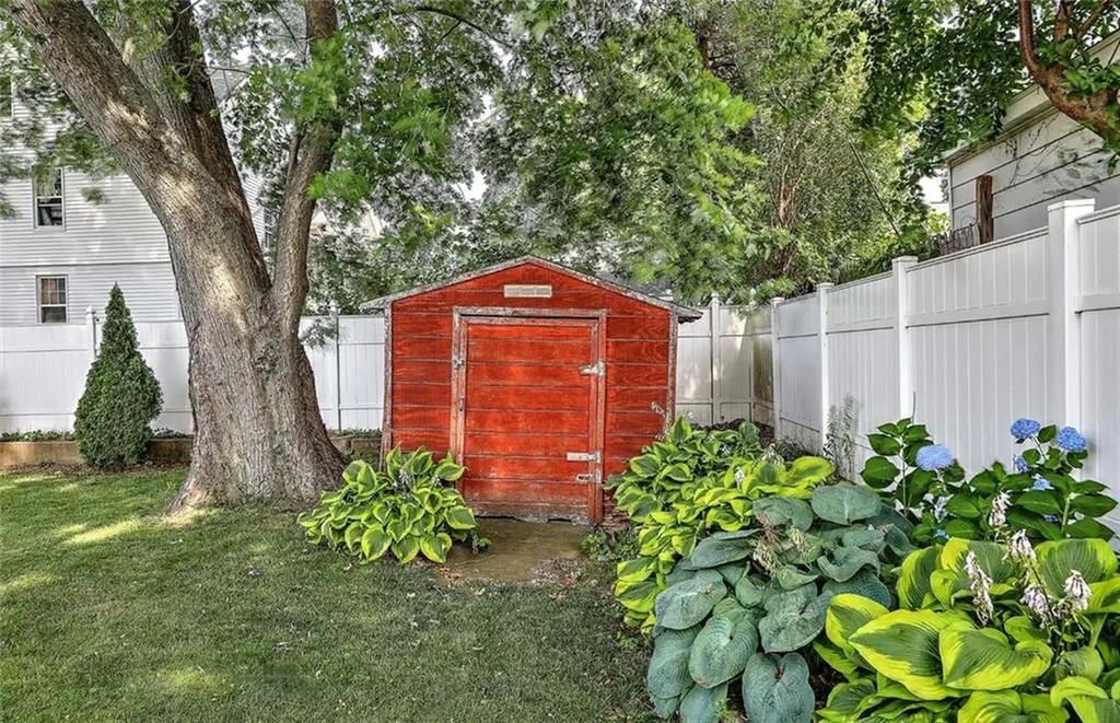 15 Wollaston Street Cranston RI 02910