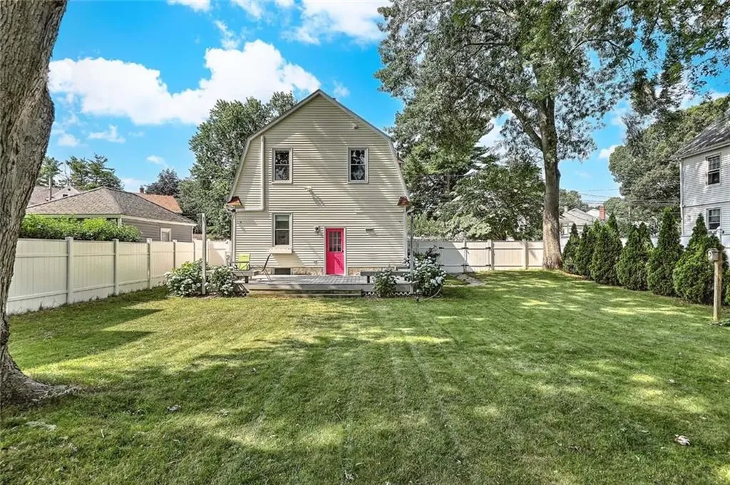 15 Wollaston Street Cranston RI 02910