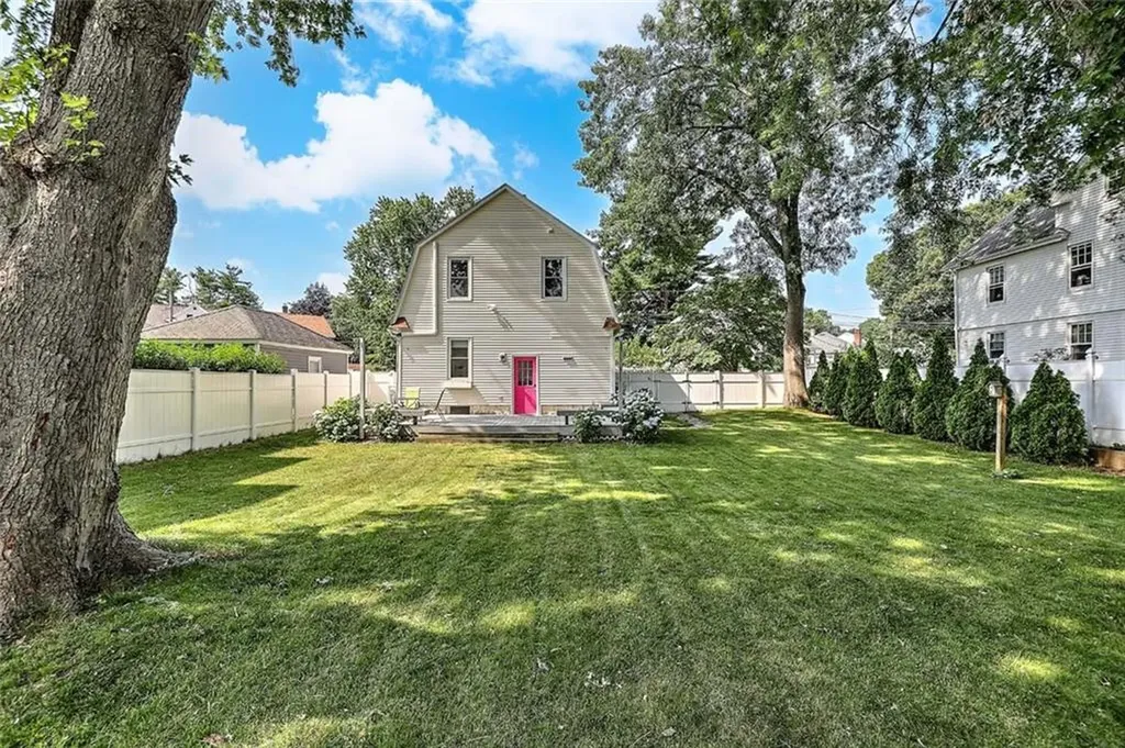 15 Wollaston Street Cranston RI 02910