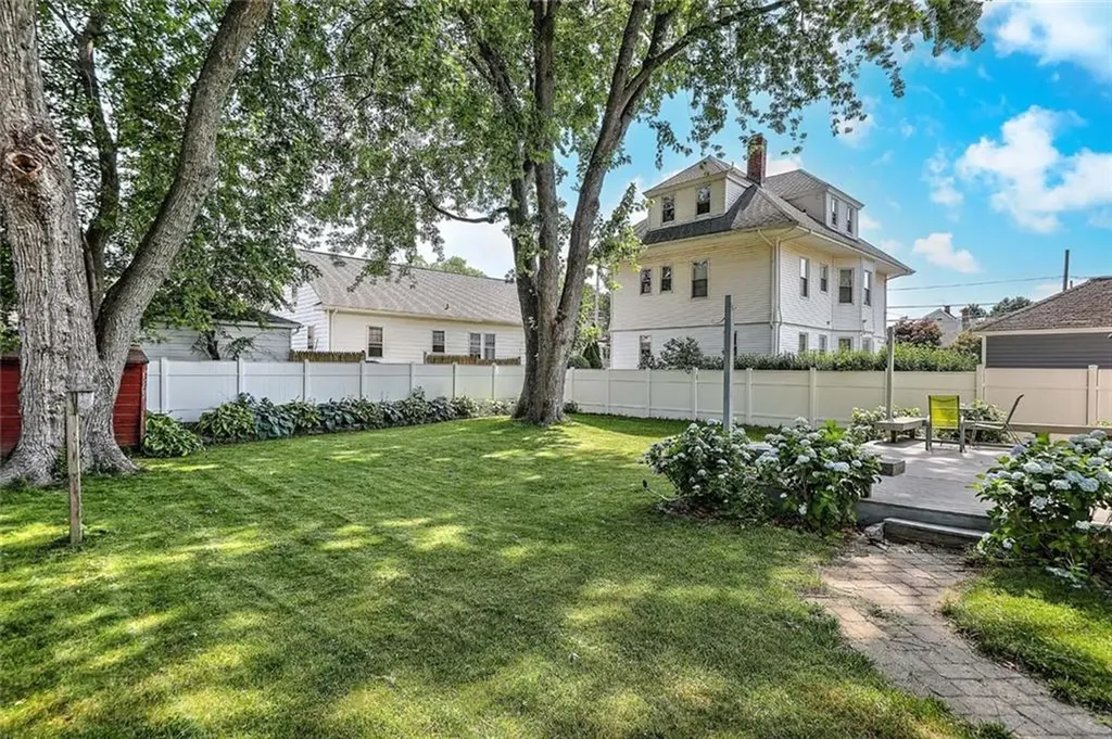 15 Wollaston Street Cranston RI 02910