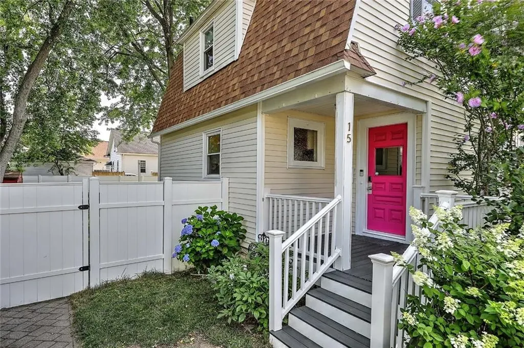 15 Wollaston Street Cranston RI 02910