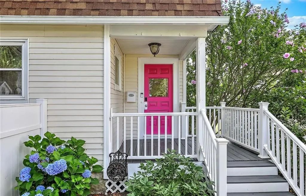 15 Wollaston Street Cranston RI 02910