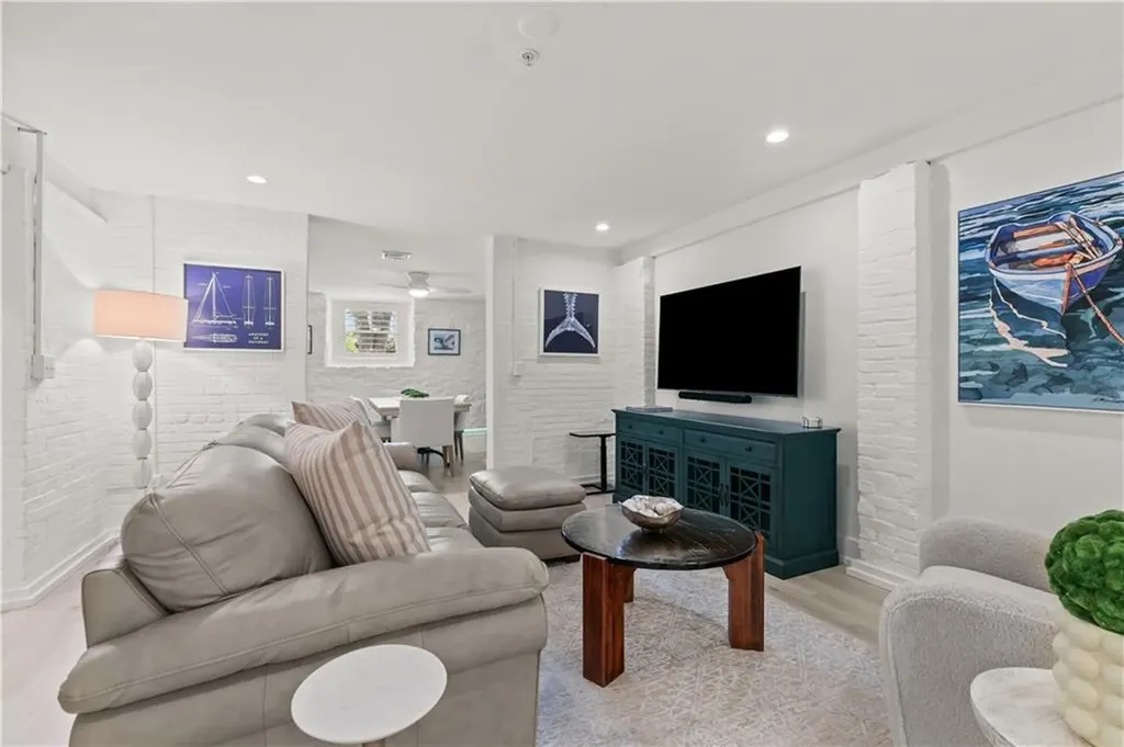426 Spring Street Newport RI 02840