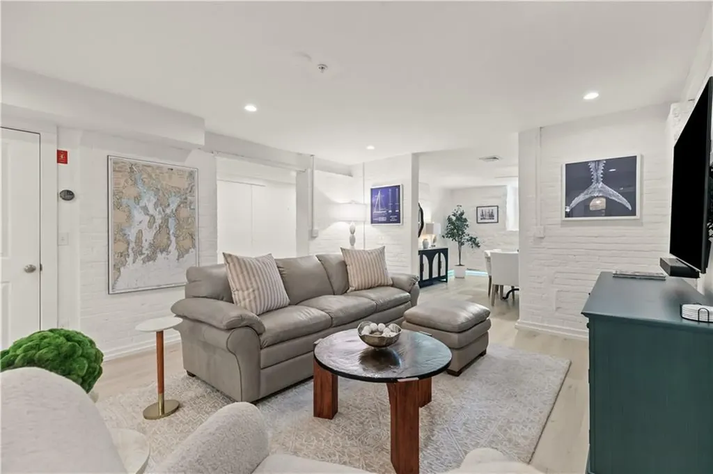 426 Spring Street Newport RI 02840