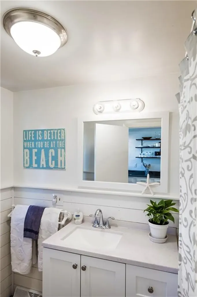 14 Winsor Avenue North Kingstown RI 02852