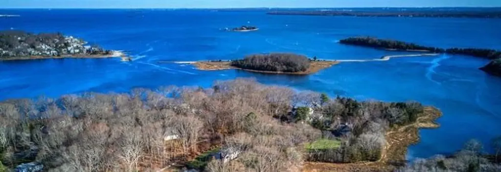 14 Winsor Avenue North Kingstown RI 02852