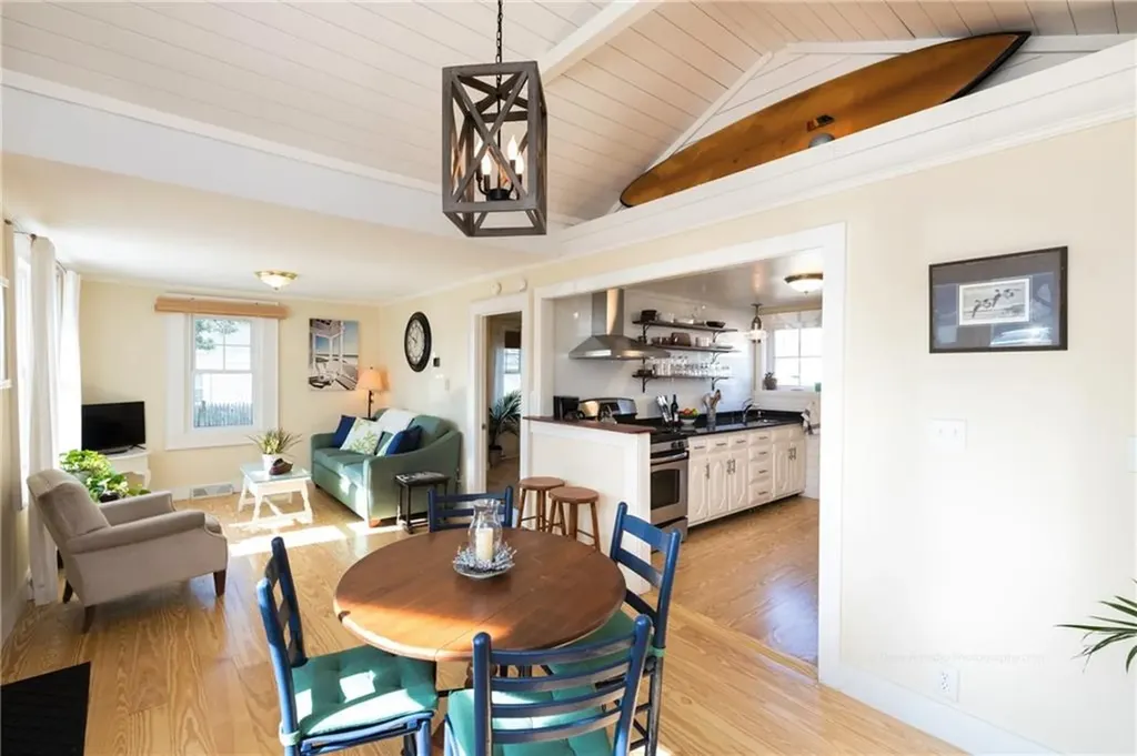 14 Winsor Avenue North Kingstown RI 02852