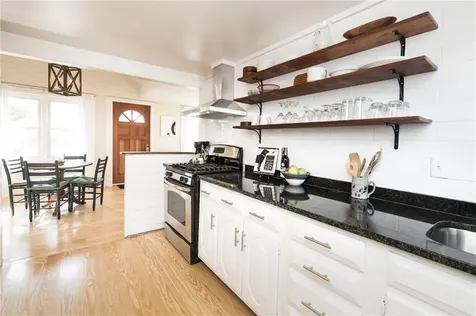 14 Winsor Avenue North Kingstown RI 02852