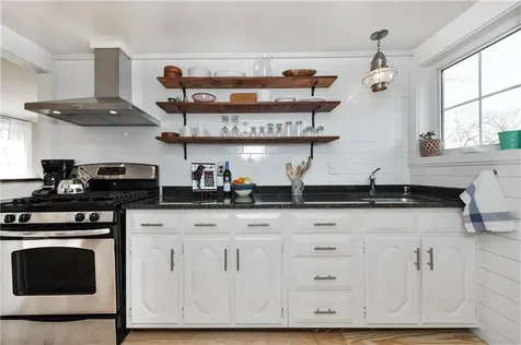 14 Winsor Avenue North Kingstown RI 02852