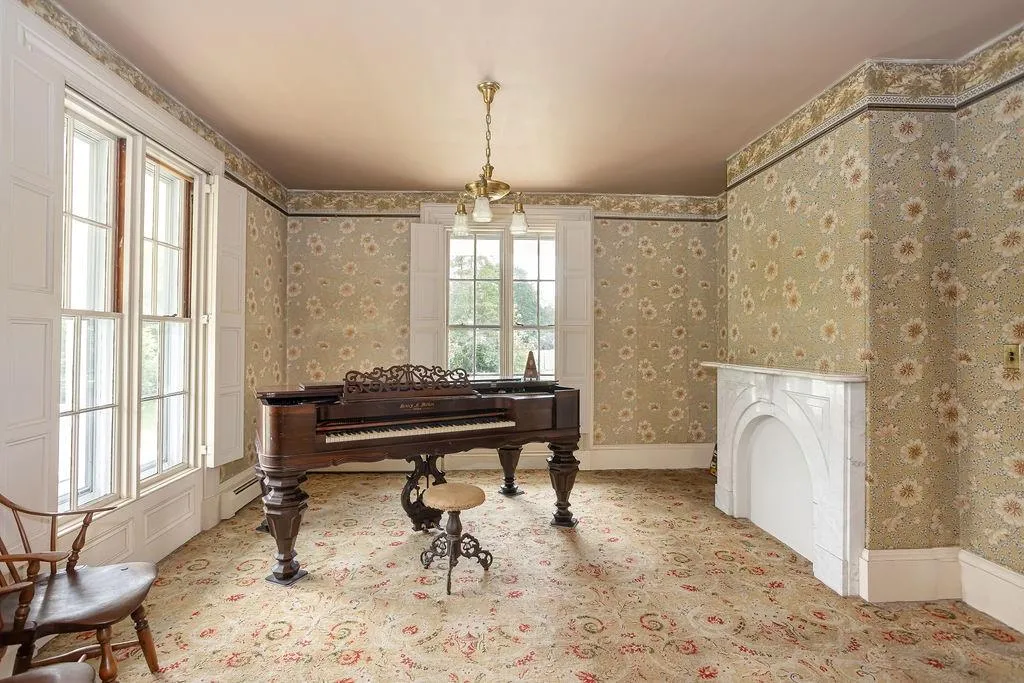 299 Davisville Road North Kingstown RI 02852