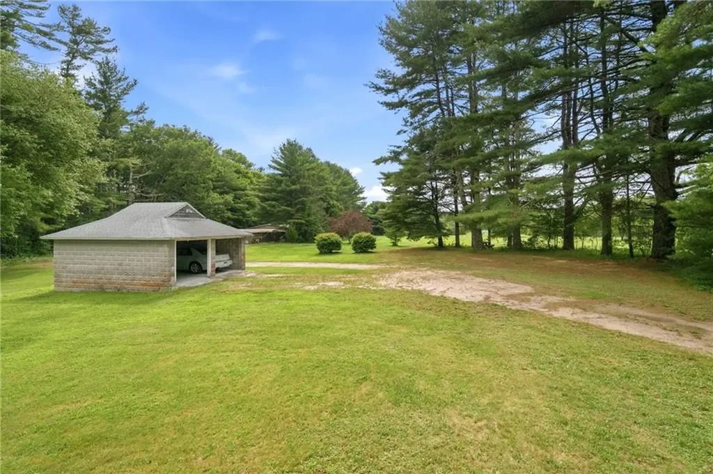 125 Arcadia Road Hopkinton RI 02832