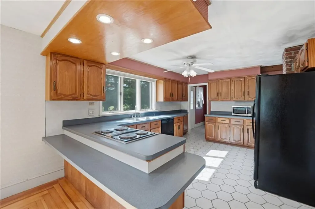 125 Arcadia Road Hopkinton RI 02832