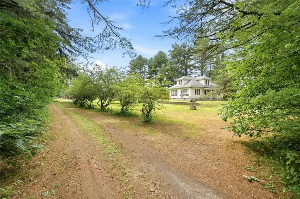 125 Arcadia Road Hopkinton RI 02832