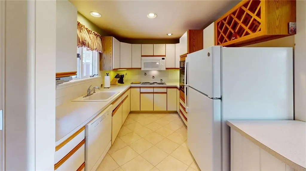 5 South Drive Middletown RI 02842