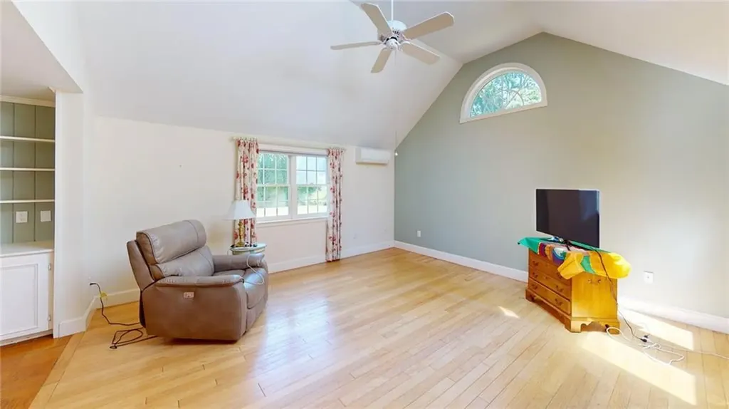 5 South Drive Middletown RI 02842