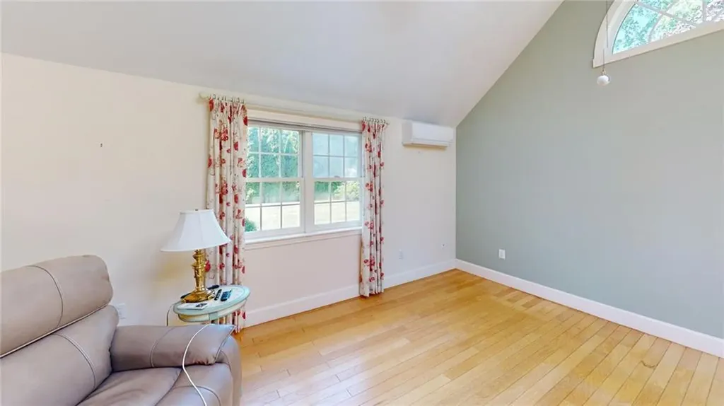 5 South Drive Middletown RI 02842
