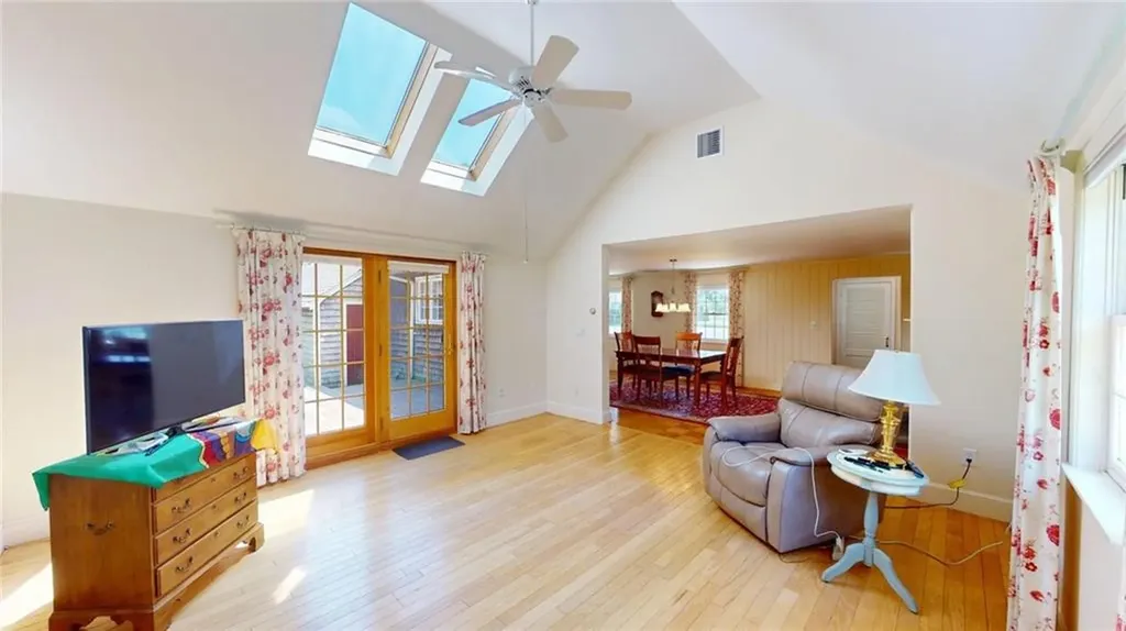 5 South Drive Middletown RI 02842