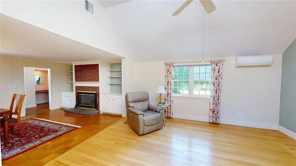 5 South Drive Middletown RI 02842