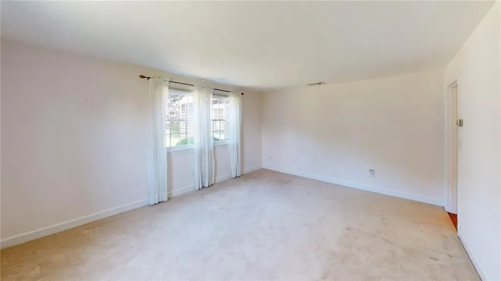 5 South Drive Middletown RI 02842