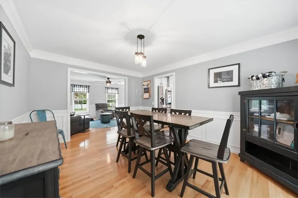 26 Davis Circle Warwick RI 02886