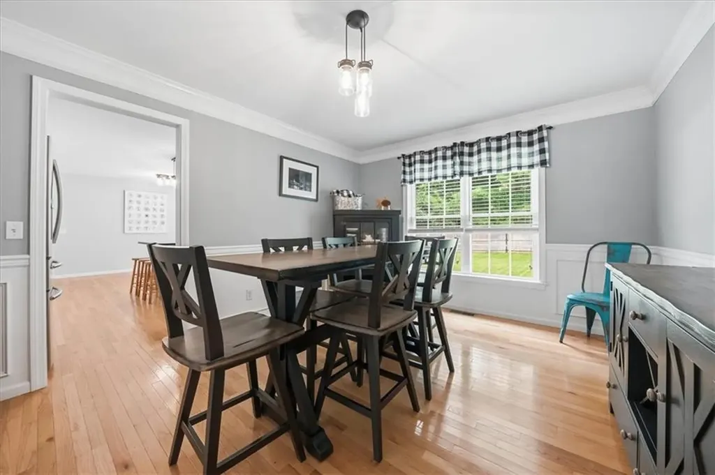 26 Davis Circle Warwick RI 02886