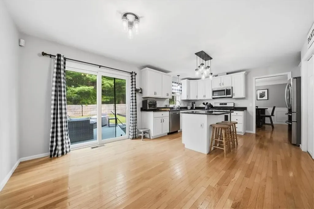 26 Davis Circle Warwick RI 02886