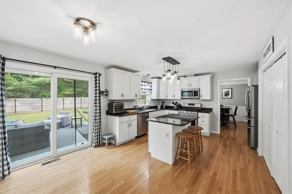 26 Davis Circle Warwick RI 02886
