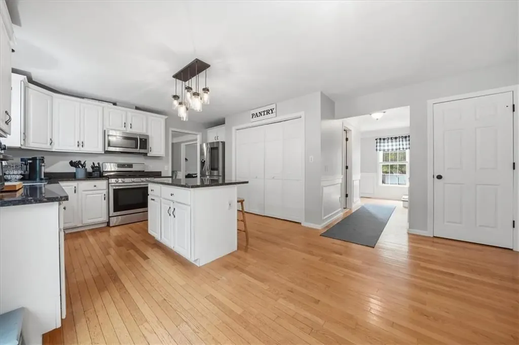 26 Davis Circle Warwick RI 02886