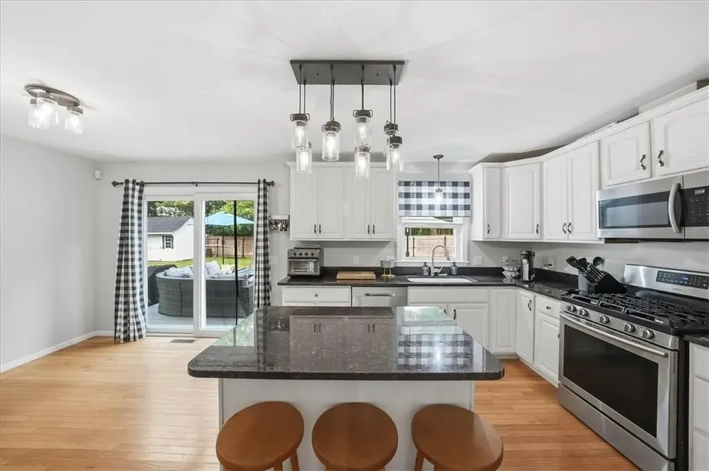 26 Davis Circle Warwick RI 02886