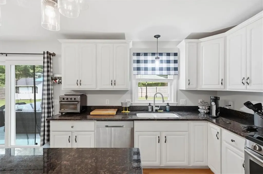 26 Davis Circle Warwick RI 02886