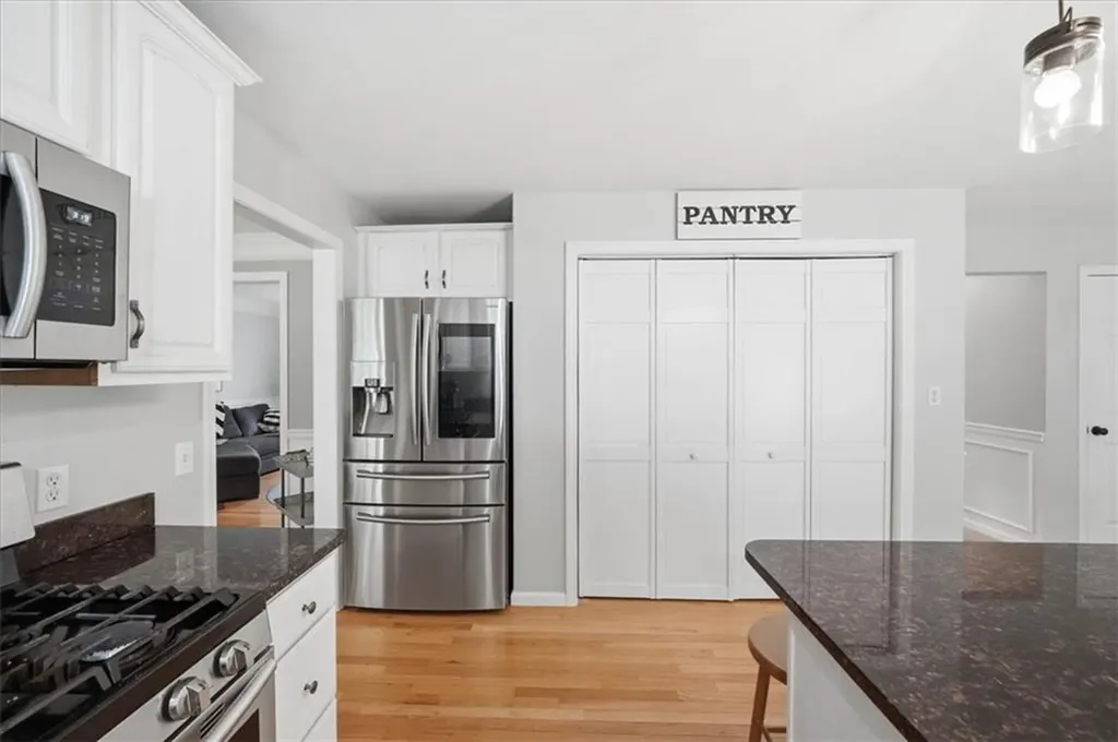 26 Davis Circle Warwick RI 02886