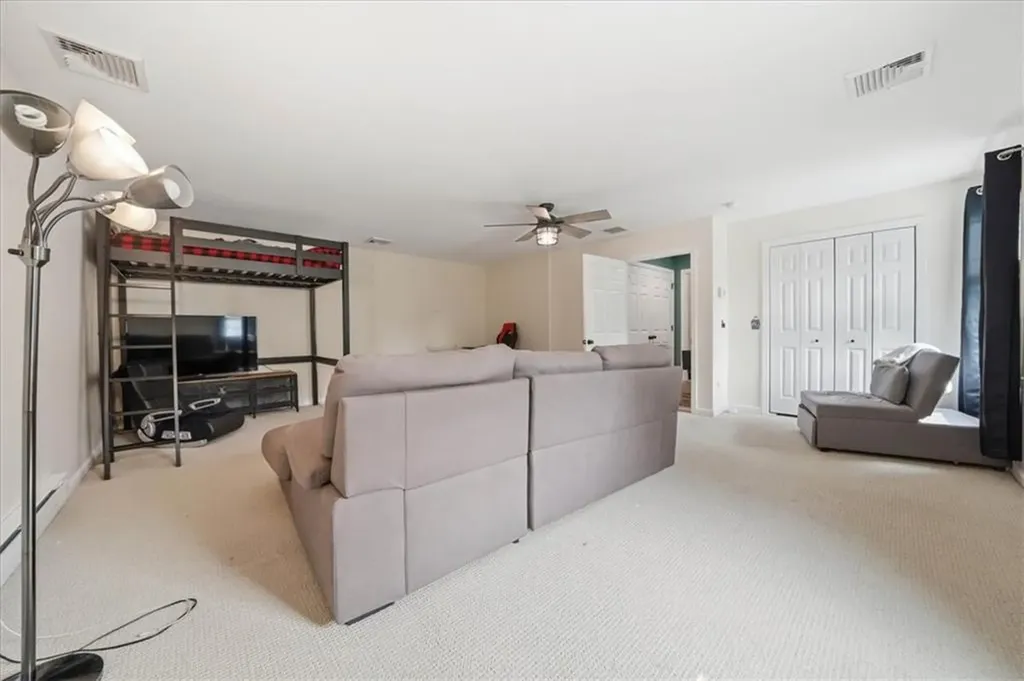 26 Davis Circle Warwick RI 02886