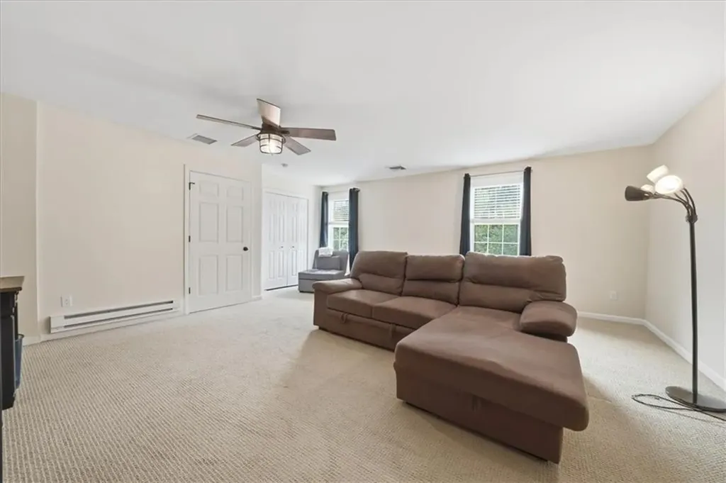 26 Davis Circle Warwick RI 02886
